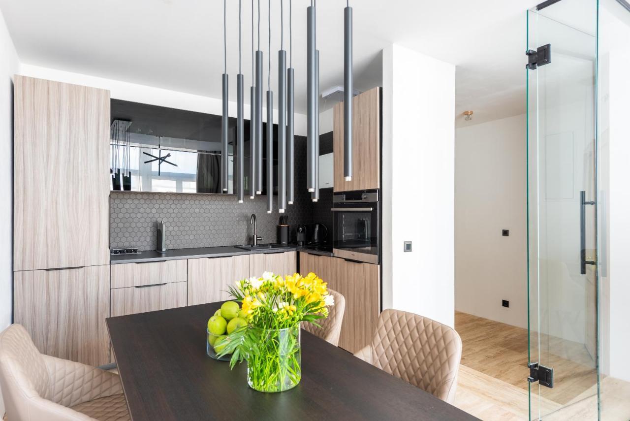 Luxury Apartment With A Balcony And A Terrace Prague Exterior photo