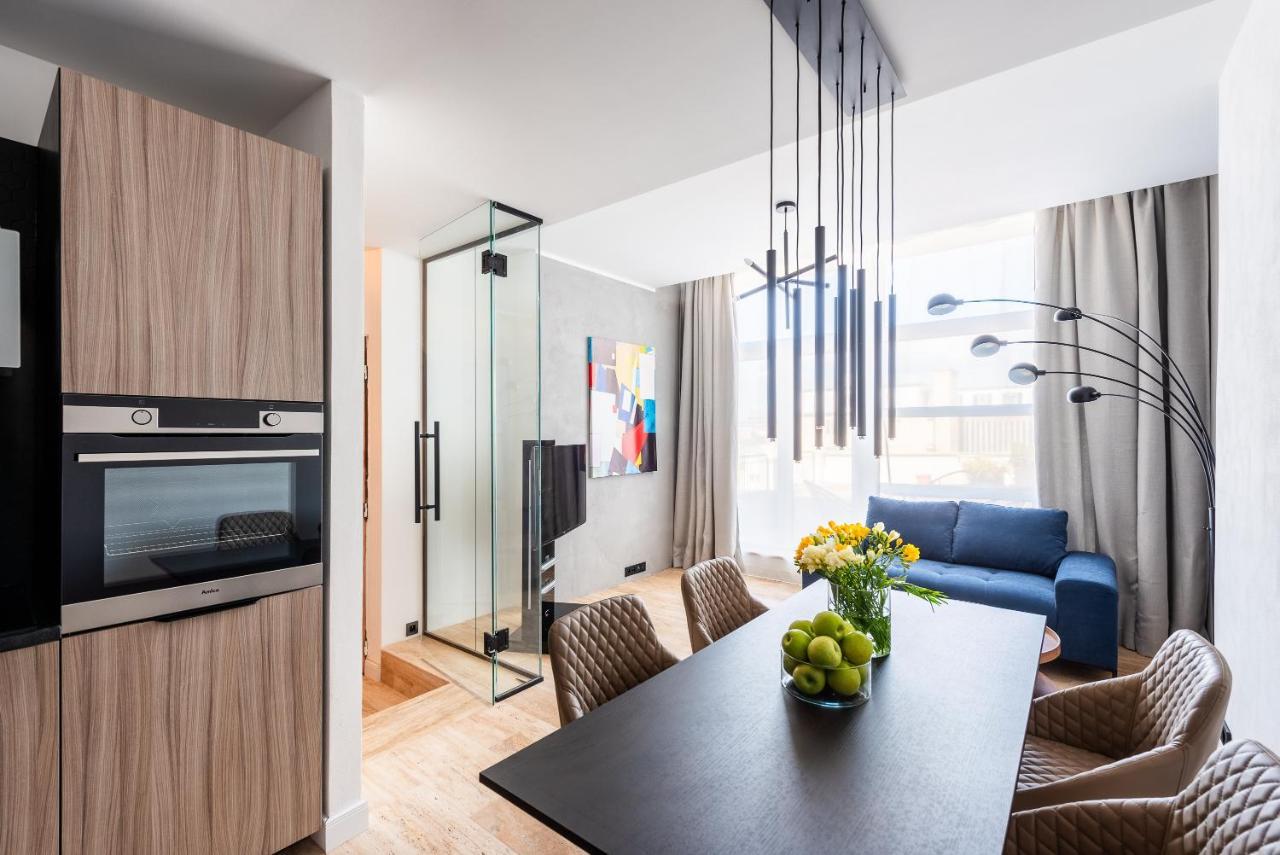 Luxury Apartment With A Balcony And A Terrace Prague Exterior photo